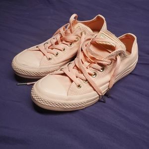 Converse size 8 Coral